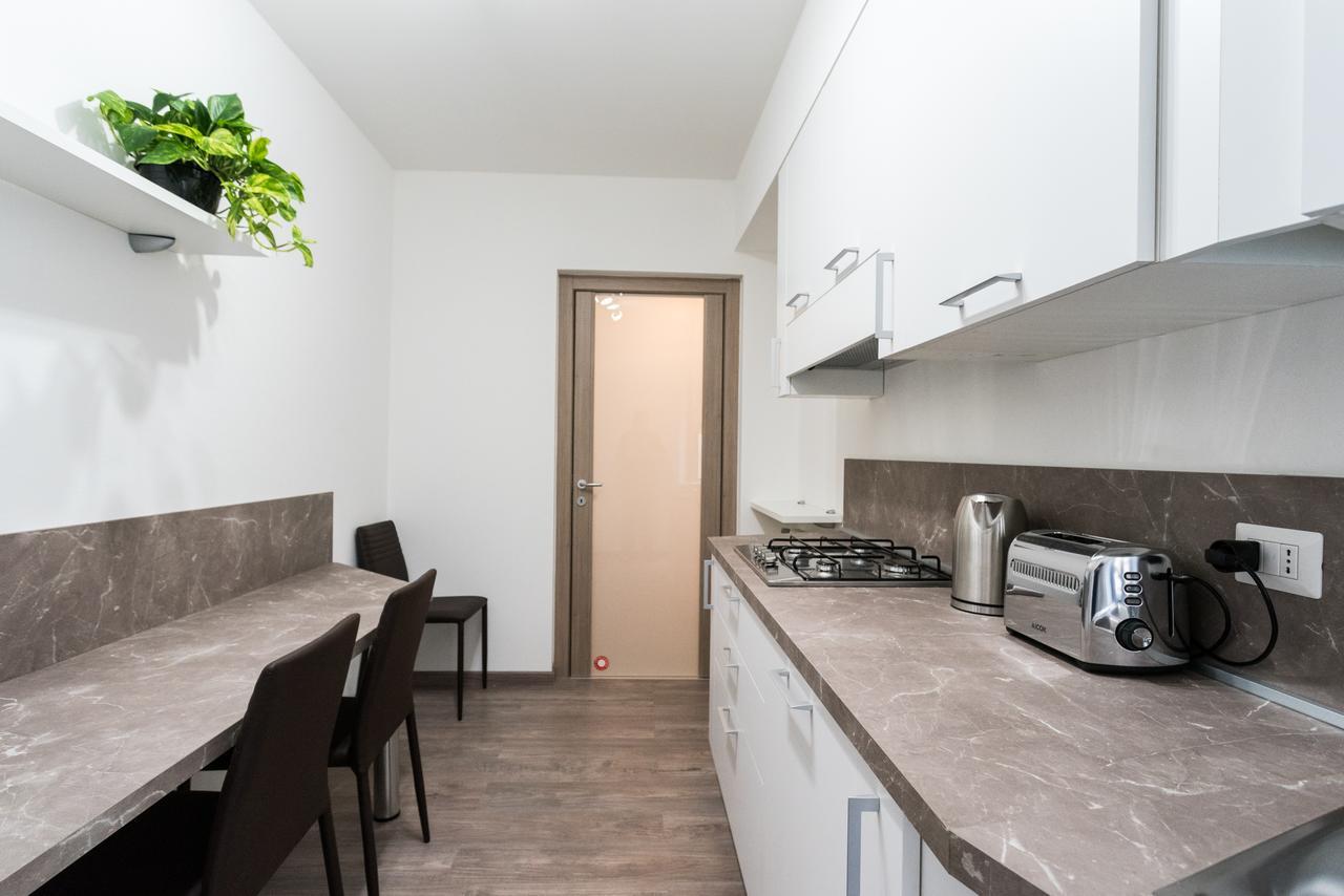 Central & Modern Apartment By Rent All Como Eksteriør bilde